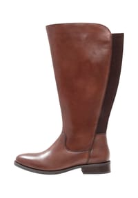 sheego - Weitschaftstiefel - braun