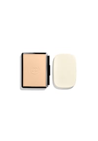 CHANEL ULTRA LE TEINT - ULTRA-KOMFORTABLE, LANGANHALTENDE, KOMPAKTE FOUNDATION - PERFEKTES FINISH - B10