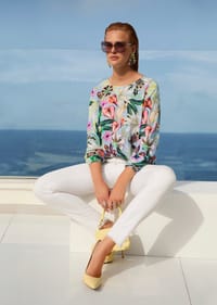MADELEINE - Fließende Viskosebluse mit Blumenmuster - hellblau / gemustert
