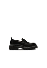 ONE ELEMENT - Schwarze Slipper mit weißem Garn genäht - Schwarz