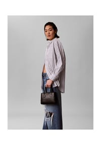 Calvin Klein HARDWARE MONOGRAM - Umhängetasche, Kunstleder, für Damen - UB1  BLACK