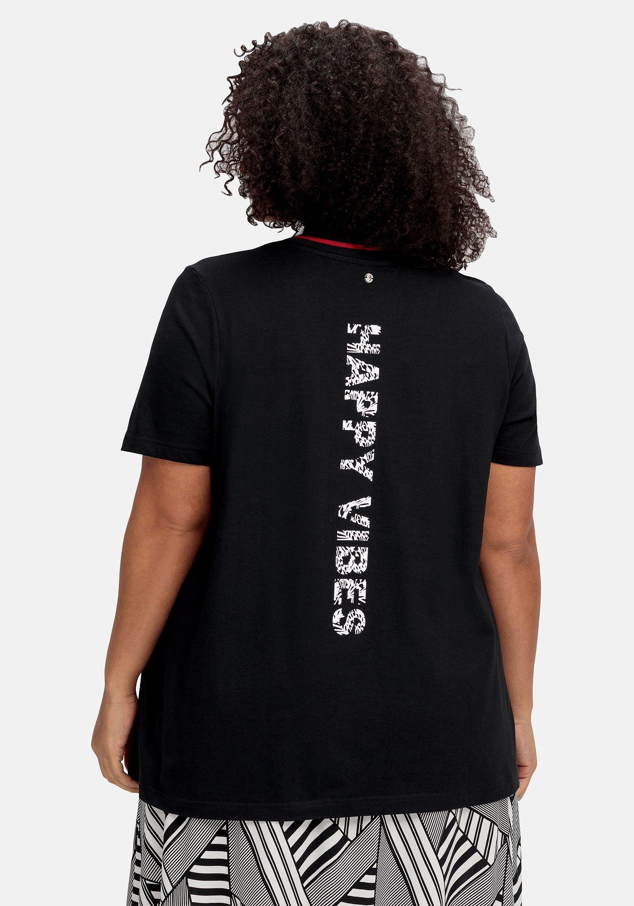 sheego Shirt mit Statementprint auf dem Rücken | GALERIA