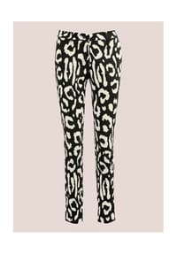 MADELEINE - Druckhose mit kontraststarkem Animal-Print - schwarz / weiß