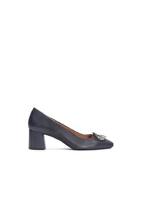 Kazar - Marineblaue Lederpumps mit Metallverzierungen - Dunkelblau