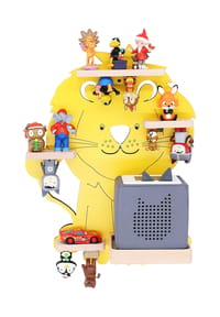 VCM. - My Home - Kinderregal Tier Löwe | hängend für Toniebox und Tonie Figuren | platzsparendes Regal | H. 42 x B. 32 x T. 19 | Wandregal Musikbox Figuren Aufbewahrung Magneteinsätzen | Aufbewahrungsregal Holz Wolken - Gelb