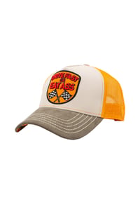 KING KEROSIN - Trucker Cap Schirm aus Cord mit Schachbrett-Unterseite und Patch in Schildform Drive Fast - mehrfarbig