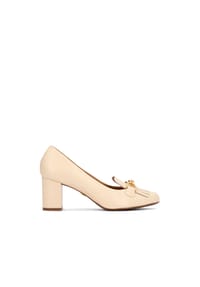 Kazar - Beigefarbene Pumps mit Troddeln und Kette - Beige