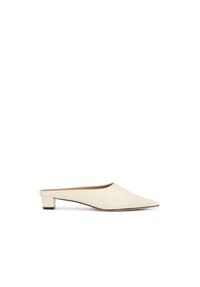 KAZAR STUDIO - Pure Minimalism Flip-Flops in einem gebrochenen Weißton - Off-white