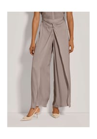 MADELEINE - Kurzgröße: Sommerliche Stoffhose mit Überwurf - cappuccino