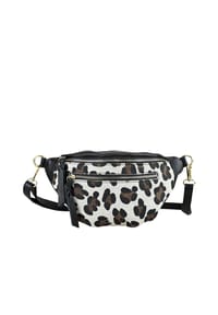 collezione alessandro® - Umhängetasche Wild Glam mit Leo Print auf Leder - schwarz
