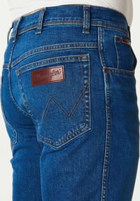 Produktbild von Wrangler Herren Jeans, Athletic Fit, Regular Tapered – 82 % Baumwolle, 16 % Polyester, 2 % Elastan