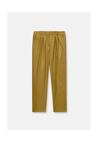 MADELEINE - Verkürzte Hose aus softem Lederimitat - gelb