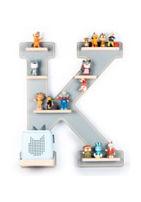 VCM. - My Home - Kinderregal Buchstabe K | hängend für Toniebox und Tonie Figuren | platzsparendes Regal | H. 54 x B. 45 x T. 19 | Wandregal Musikbox Figuren Aufbewahrung mit Magneteinsätzen | Aufbewahrungsregal Holz - Grau