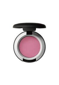 M·A·C - Powder Kiss Soft Matte Eye Shadow - GIVE A GLAM