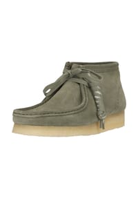 CLARKS® - Schnürschuhe Wallabee Boot. Khaki/Green Sde mit ikonischer Sohle - 5300 Khaki/Green Sde