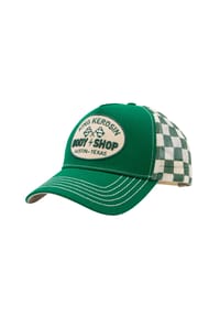 KING KEROSIN - Trucker Cap Ovaler Stick-Patch mit Zielflaggen und Mesh im Schachbrettmuster Body Shop - grün