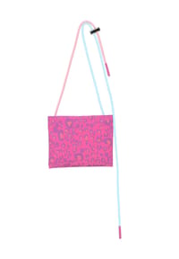 Fritzi aus Preußen - Schultertasche Fritzi ME Cross Leo im tollen Leo-Design - Berry