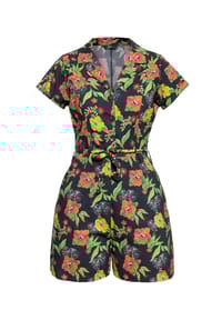 QUEEN KEROSIN - Overall mit tropischem All-Over-Print Hibiscus Black - schwarz