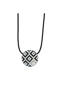 Goebel Schwarz-Weiß Halskette Maja von Hohenzollern - Design Diamonds/Stripes Bild 2