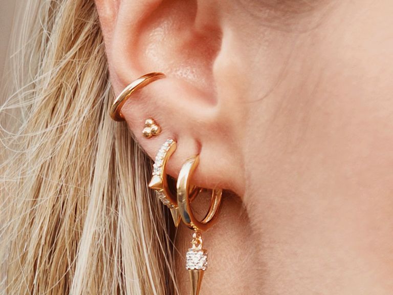 Earring Stucking