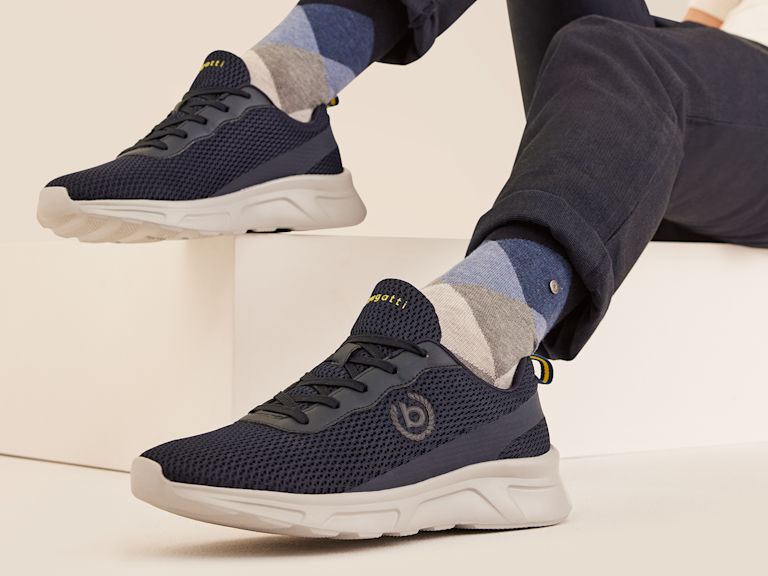 Dunkelblaue Herrensneaker von bugatti